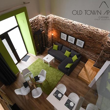 Old Town Apartments CTA Exterior photo