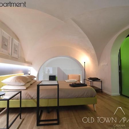 Old Town Apartments CTA Exterior photo