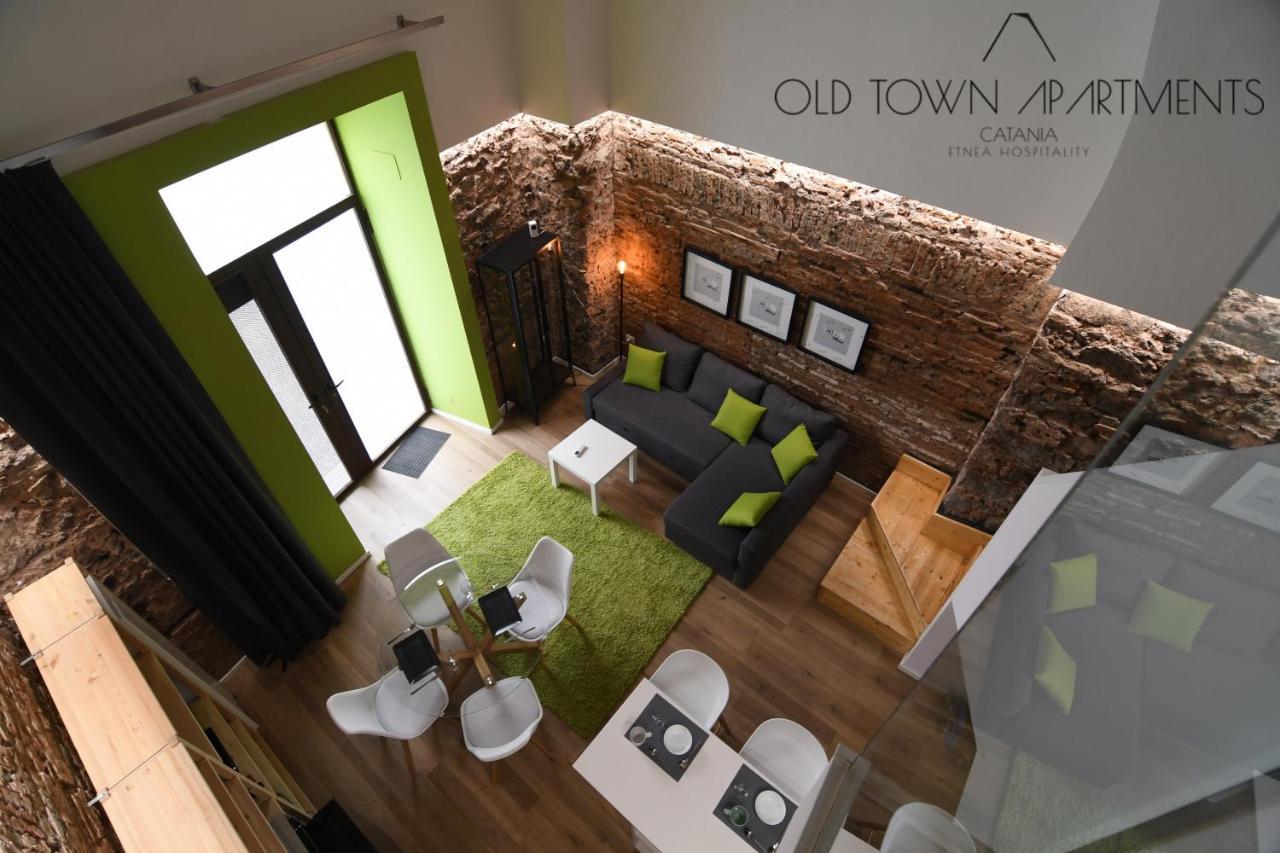 Old Town Apartments CTA Exterior photo
