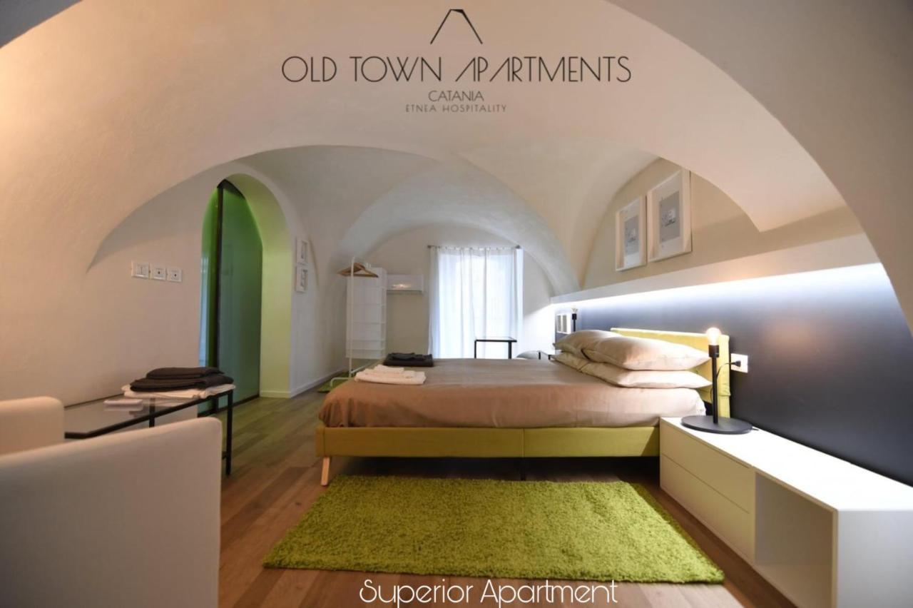 Old Town Apartments CTA Exterior photo